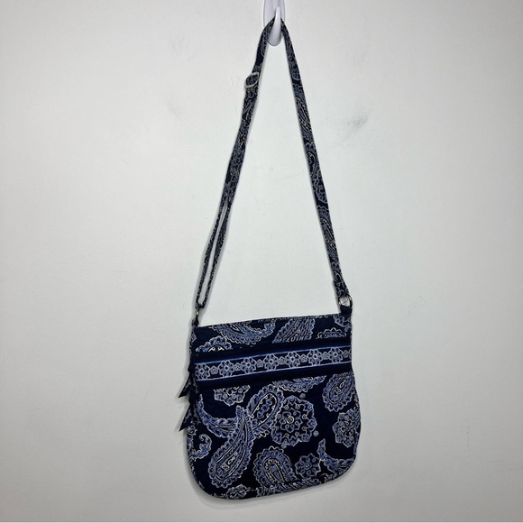 Vera Bradley crossbody bag paisley design medium size - Picture 1 of 9